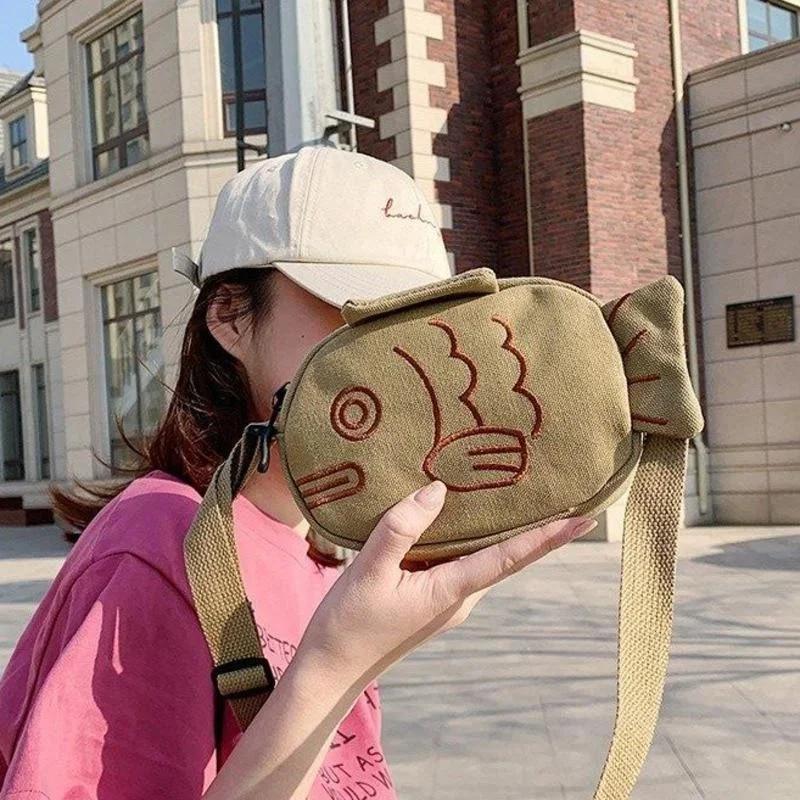 Cute Canvas Messenger Bag Japan Style Embroidery Fish Shape Portable Zippered Small Purses Handbags Mini Crossbody Bag