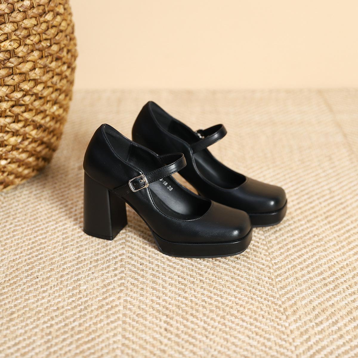 

3359-18 Xiaoxiangfeng word with square head high-heeled single shoes spring new fashion light mouth thick-heeled single shoes women s shoes 35