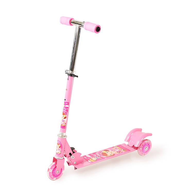 Kids Iron Three Wheel Scooter With Flashing Illumination And Compact Folding