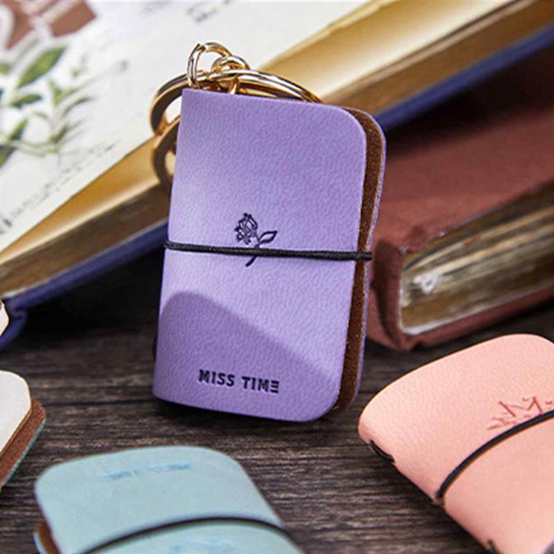 PU Nyckelring Mjukt Läder Mini Bärbar Dagbok Ryggsäcksberlock Anteckningsbok Litterär Stil Förvaringstillbehör