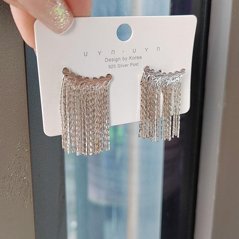 Boucles d'oreilles à franges larges et légères, design de niche luxueux, boucles d'oreilles à chaîne haut de gamme, boucles d'oreilles exquises à longue durée de vie, galaxie