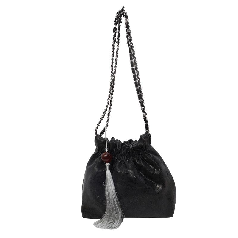 This year's popular bucket bag women's spring and summer 2025 new Korean version pleated foreign style versatile chain shoulder bag