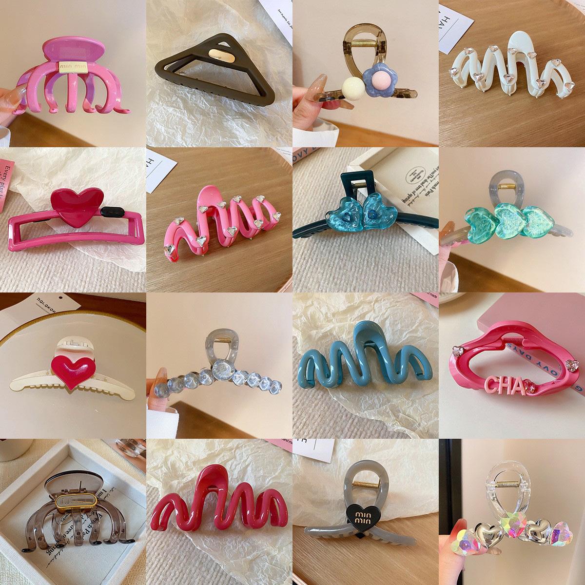 

Heart Wave Hair Clip: Fashionable, Fresh, Versatile Shark-Style Accessory