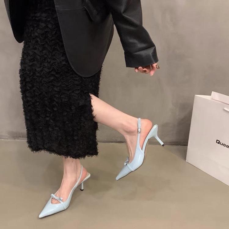 

Pointed high heels niche temperament single shoes women s 2024 new patent leather bow sweet thin middle heel bag head sandals 35 синий