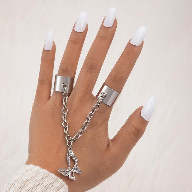 Exaggerated personality ring, flower chain temperament hollow engraved finger ring jewelry for women