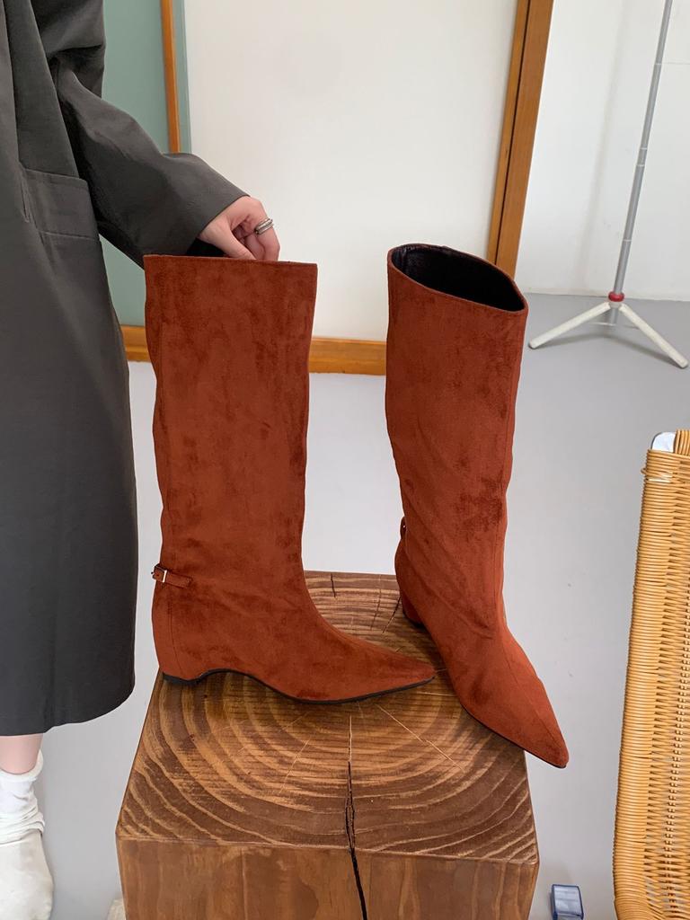 Autumn and winter new boots, pointed head inner height increase, straight boots, retro belt buckle suede women's boots