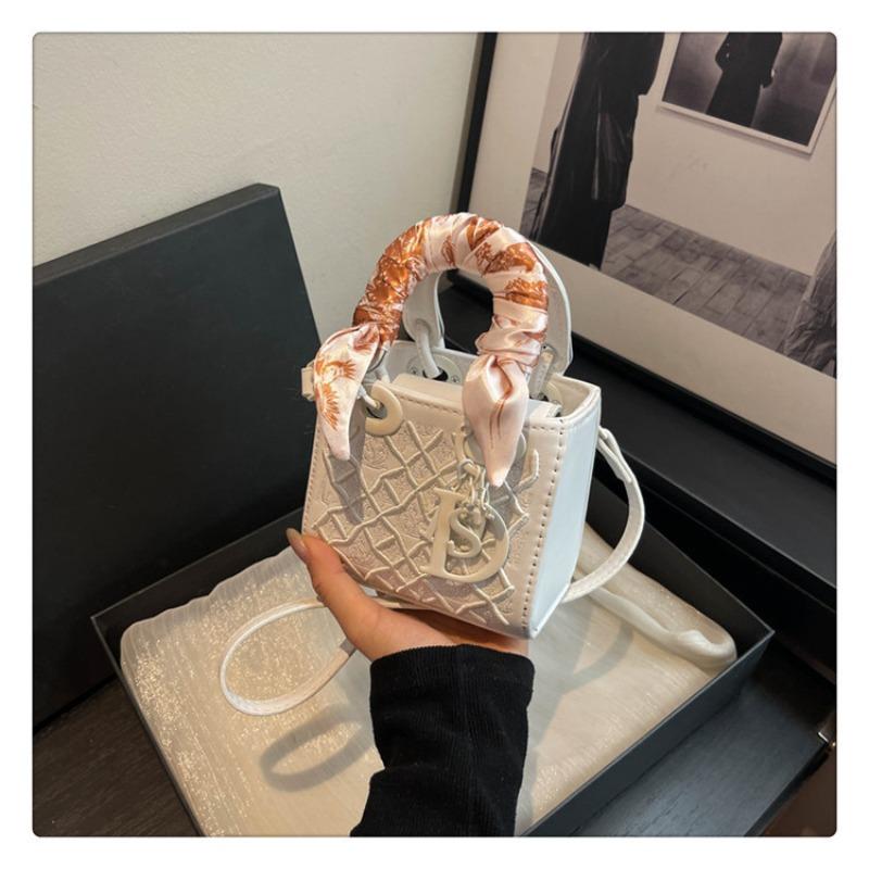 High-end messenger bag new embroidered diamond princess diana bag versatile fashion silk scarf single shoulder handbag bag women