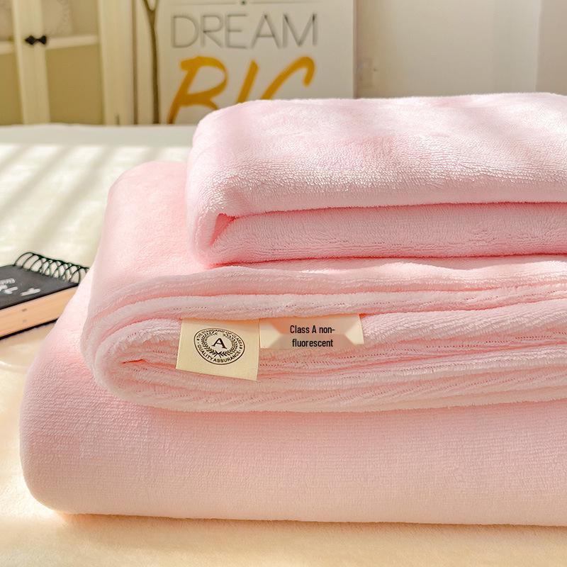 Kreskówkowy zimowy komplet pościeli z aksamitu mlecznego: Koc flanelowy polarowy, Prześcieradło, Poszewka na poduszkę - Gruby polar koralowy, Rozmiar pojedynczy.