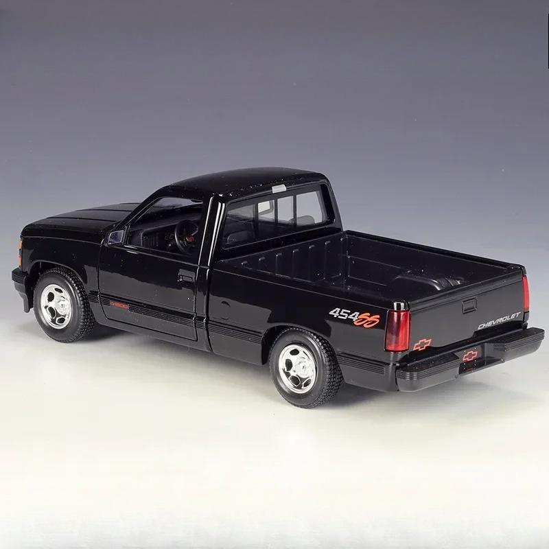 MRR3   Maisto 1:24 1993 Chevrolet 454 SS Pick-up High Simulation Diecast Car Metal Alloy Model Car Kids Toys Collection Gifts