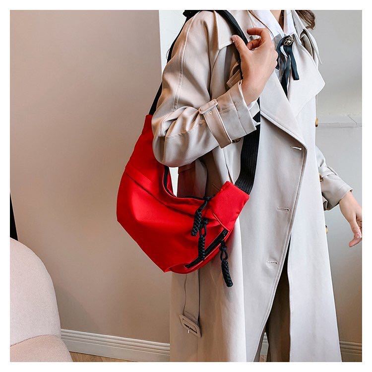 Borsa Tote Stile Neutro con Tracolla per Trasportare Attrezzatura Fitness, Nuova Mini Borsa a Mano Stile Street con Tracolla