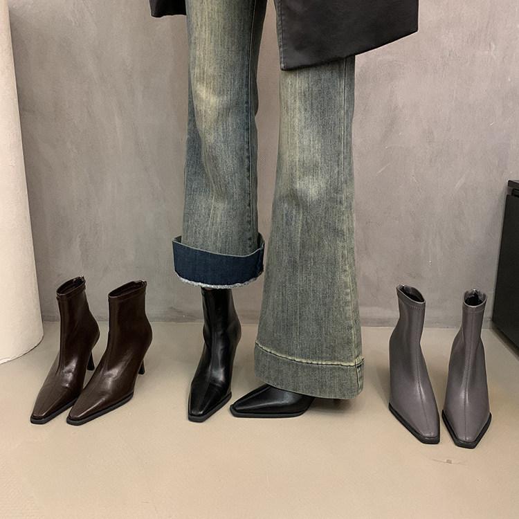 French retro brown square head short boots high heels women's autumn and winter new with skirt thin boots and bare boots women's boots