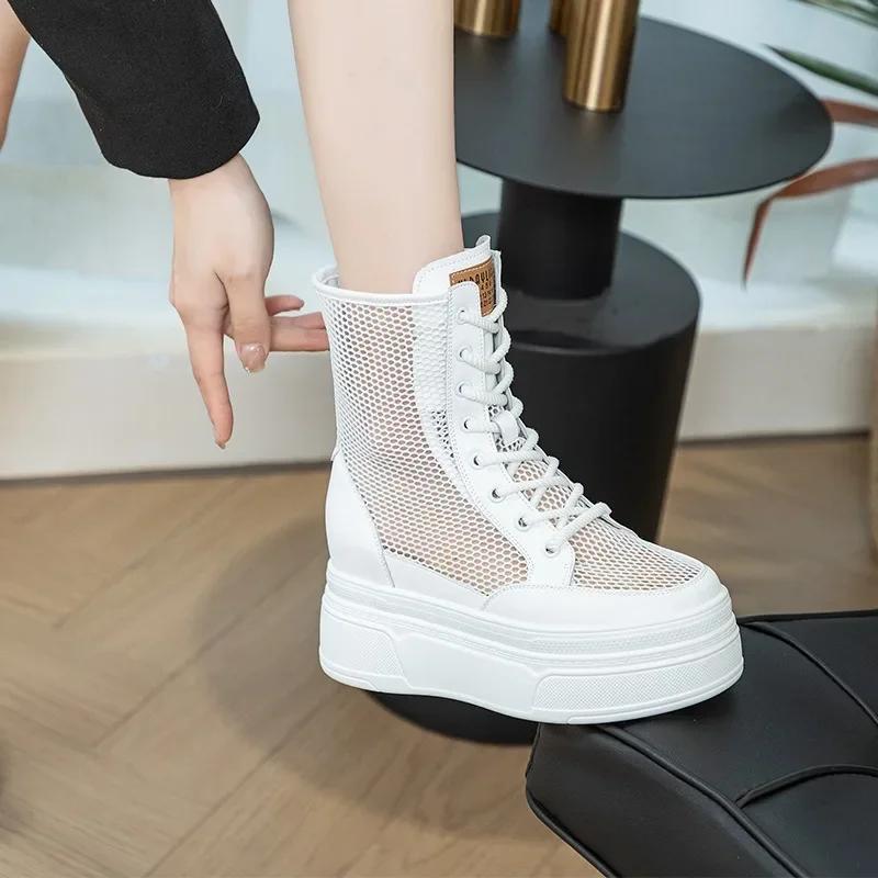 Mode Top-Qualität 8,5 cm Mesh Atmungsaktive Motorrad-Stiefeletten Lackschuhe Damen Hollow Boots Frau Mode Sandalen Sommer