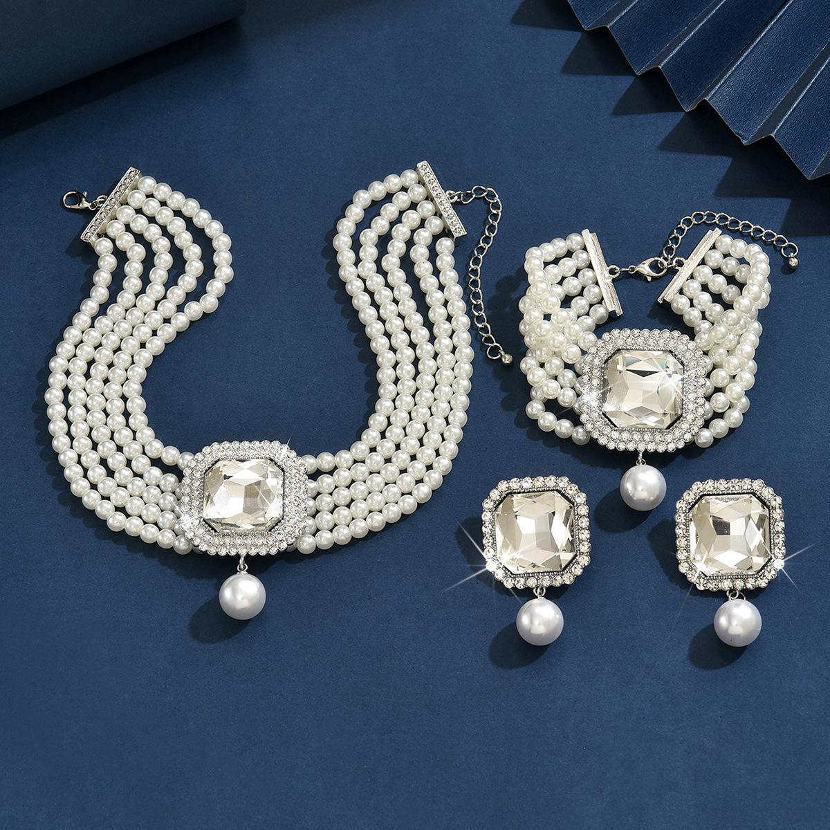 Luxurious Multi-layered Imitation Geometric Colorful Three-piece Set of Fashionable Exaggerated Accessories