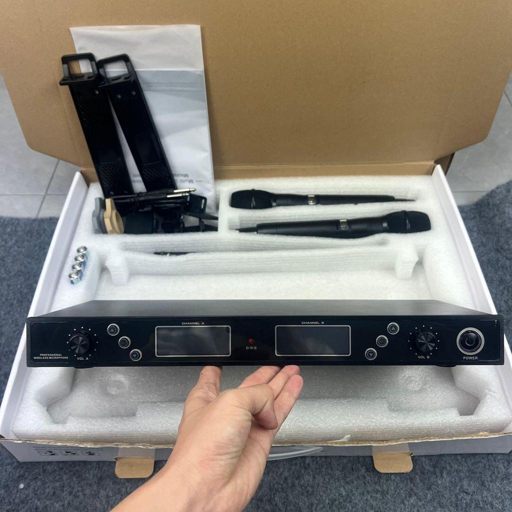U-Band Infrared Wireless Handheld & Lavalier Microphone Set for Conferences