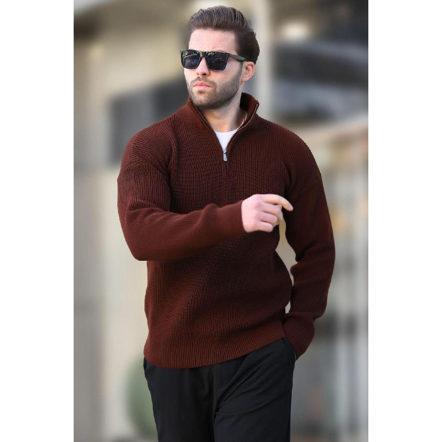 

Коричневый мужской трикотаж с воротником-молнией E7295 M бездна