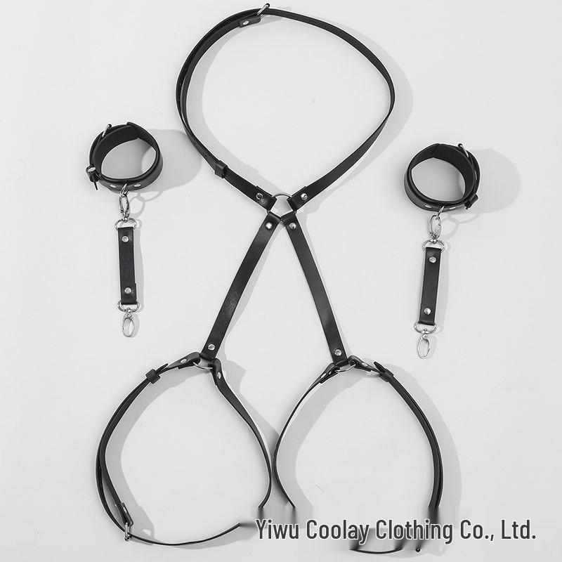 Set de constrângere din piele: Colanți, Cătușe, Guler, Mască de ochi - Perfect pentru ținută de club de noapte.