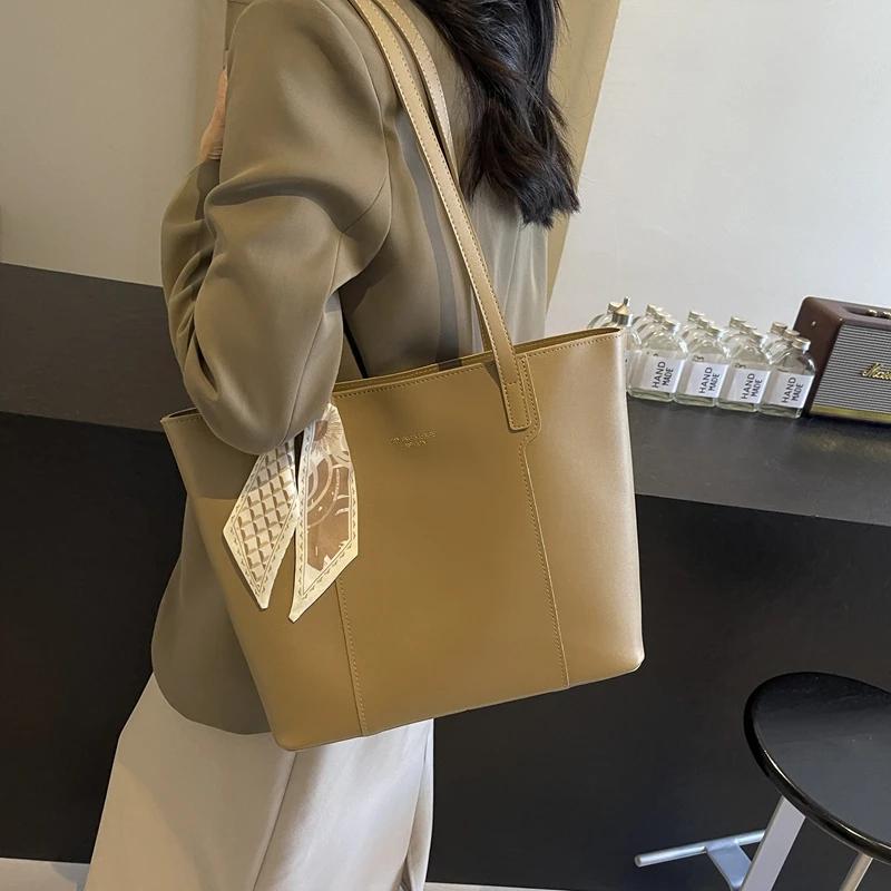 Einzelne Umhängetasche mit hoher Kapazität aus weichem Leder, vielseitige Tasche, einfacher Stil, fortschrittliches Gefühl, klassisch