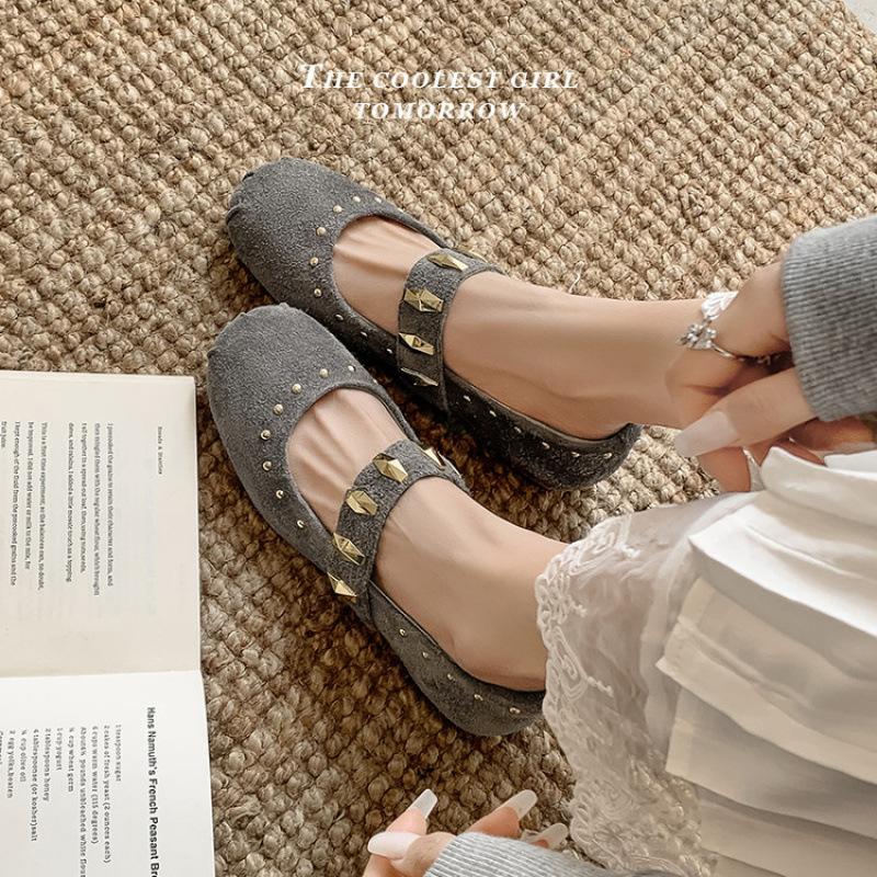 New women's casual lazy shoes light mouth solid color flat heel round head four seasons wear low-top shoes beef tendon sole women's single shoes