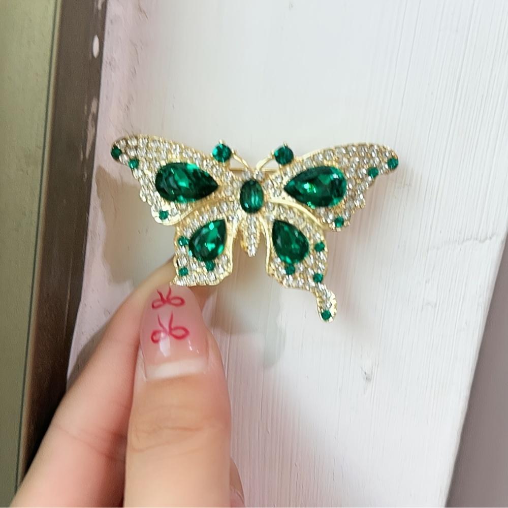 1pc Vintage Luxury Green Butterfly Brooch Pin - Elegant Alloy Lapel Pin with Glass Mosaic, Perfect for Wedding, Banquet, All-Season Gift for Women
