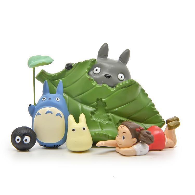 My Neighbor Totoro Cartoon Resin Figurine With Green Leaf And Blue Cat Bus For Home Decor Gift
