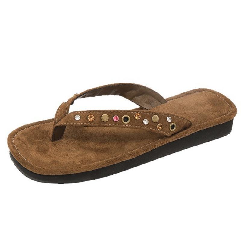 Niche design retro riveted flip-flops women's summer wear casual beach shoes pinch feet cool slippers