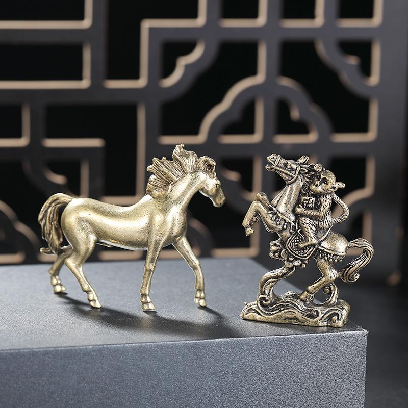 Figurka z mosiądzu zodiakalnego konia: Solidna, ręcznie robiona ozdoba na sukces - Idealna do dekoracji domu lub biura.