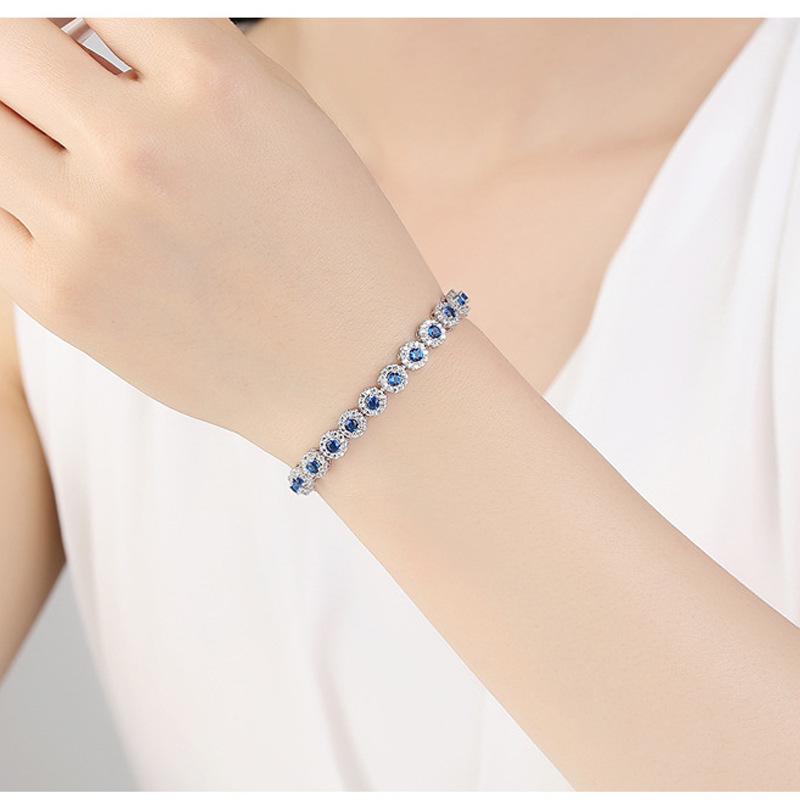 Elegant European and American Zircon Platinum Bracelet