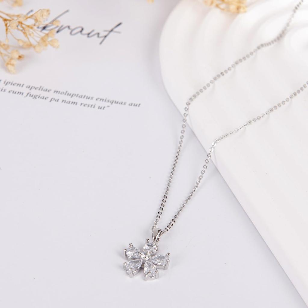 Rockyu brand jewelry - Popular necklace for women, sterling silver (925), pendant, flower design, crystal, Asian ethnic style.