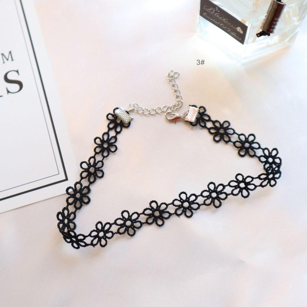 Colier choker gotic european și american din dantelă neagră - Lanț sexy scurt pentru gât cu design claviculă