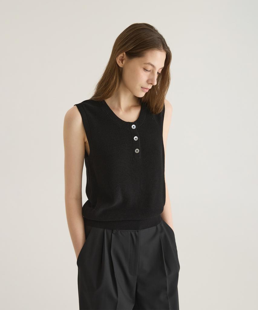 Oteumilkape Henley Neck Sleeveless Knit - Black