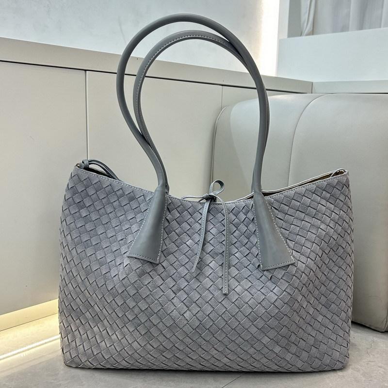 

New Cowhide Leather Suede Tote Bag Handwoven Bag Underarm Bag Large Capacity Bag Women 43cm*17.5cm*23cm сірий колір