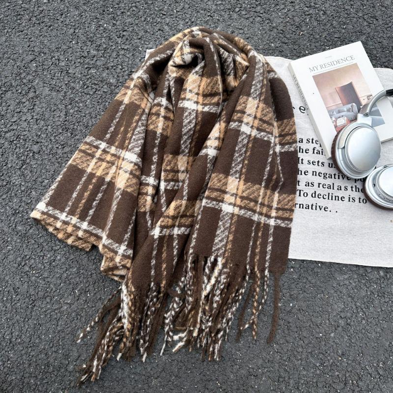 

Vintage dark coffee Maillard scarf female autumn and winter student warm versatile temperament plaid scarf 63*184cm коричневий
