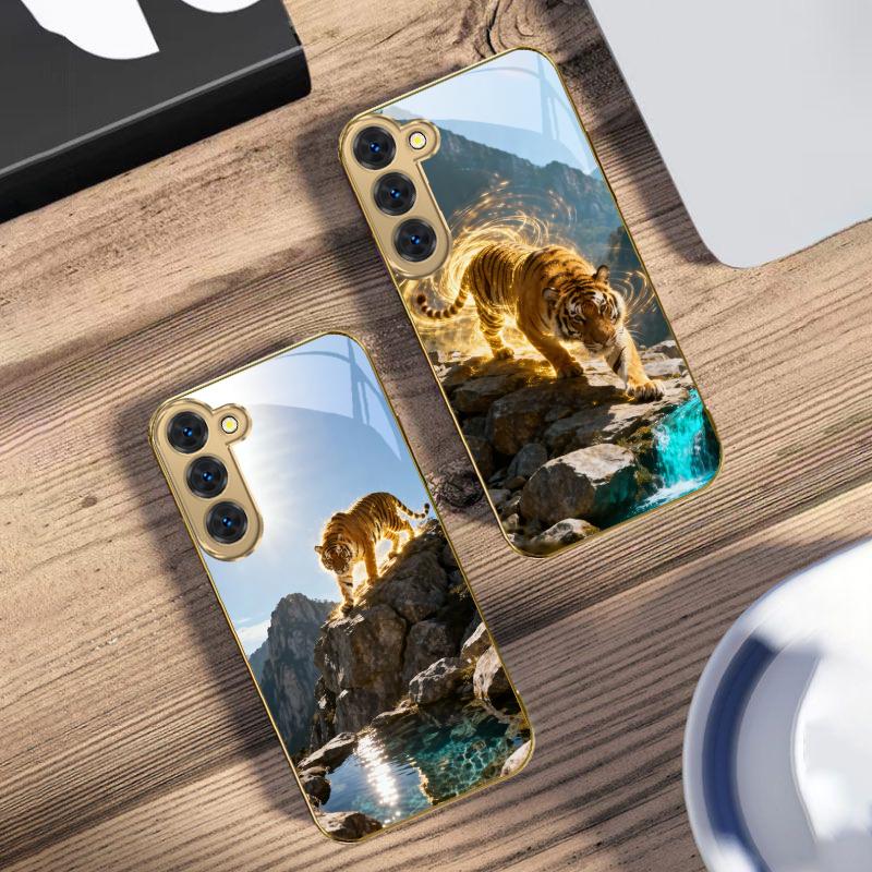 The Golden Noble Tiger For Samsung Galaxy S26 S20 FE S21 S22 S23 Plus S24 Ultra 25Ultra S21+ S9 S22 Golden glass phone case