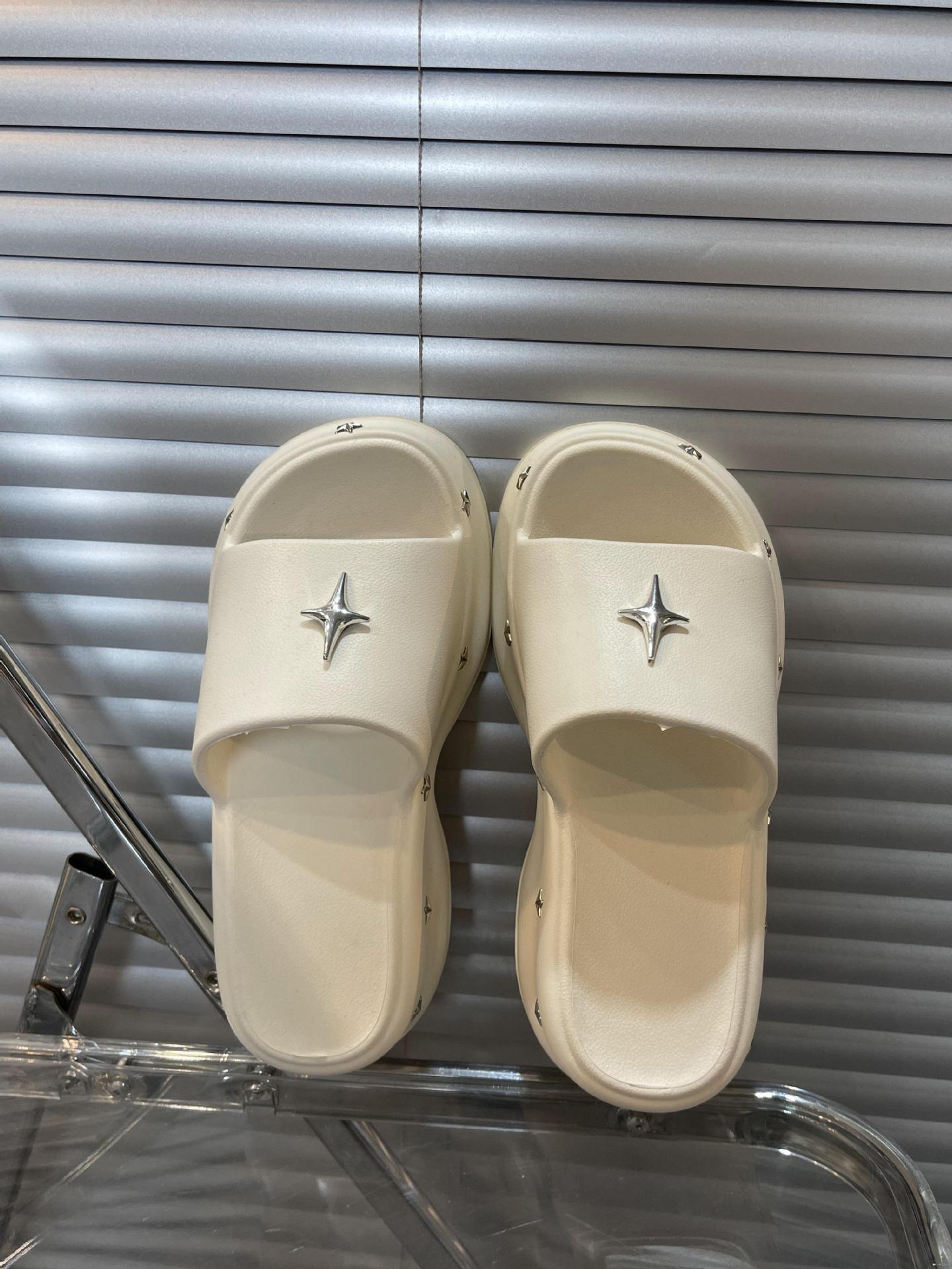 

Летние новые повседневные и удобные однословные шлепанцы на платформе и высоком каблуке женские пляжные туфли на танкетке ленивые сандалии 40/41 is 2 yards smaller