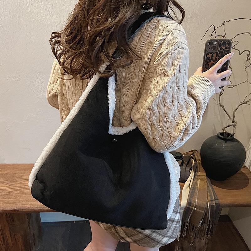 Winter Large-capacity Suede Shoulder Bag Women's 2025 New Commuter Underarm Bag Versatile Lamb Wool Tote Bag