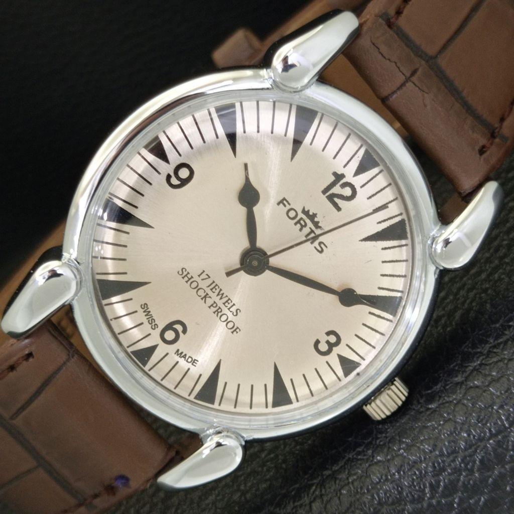 VINTAGE HAND-WINDING REFURBISHED SWISS MENS SILVER COLOR DIAL WATCH A700872-5 R205a-a700872