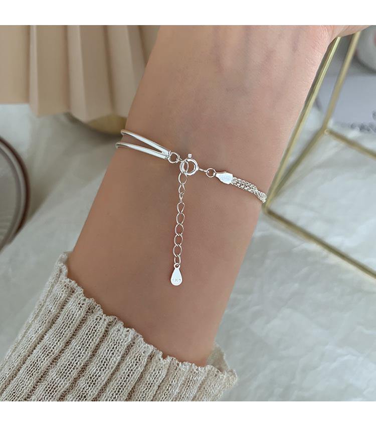 Elegant Women's Knot Bracelet with Cold Style – New Trendy Temperament Jewelry.