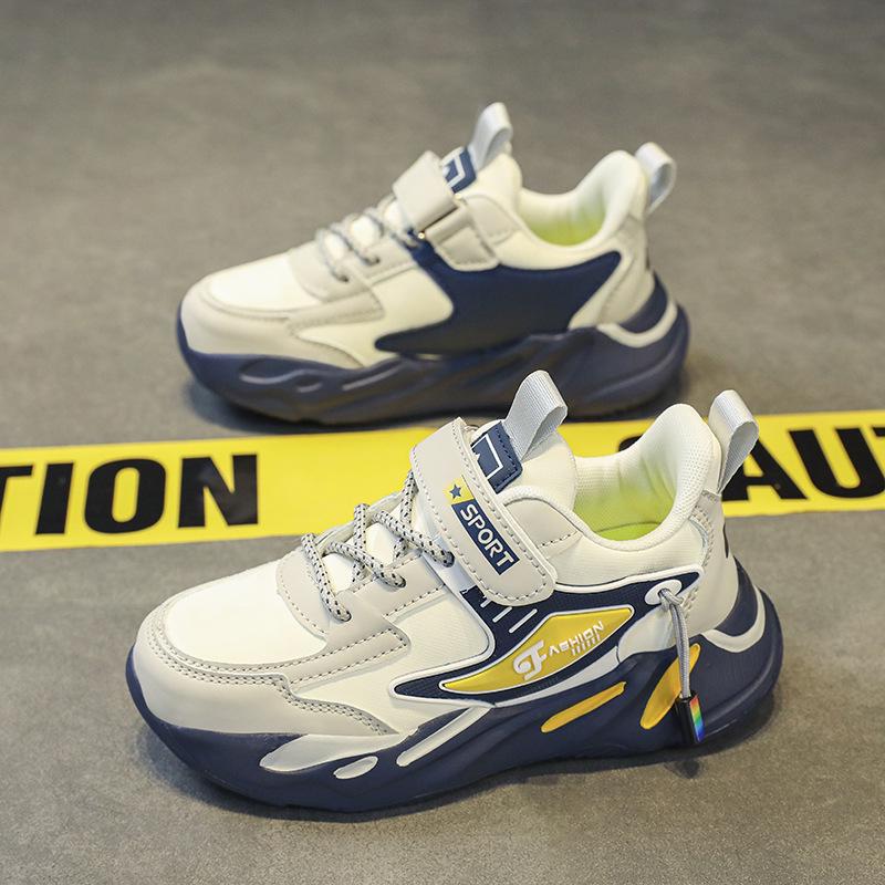 Waterproof Leather Boys' Sneakers: Lightweight, Breathable, Soft Sole Casual Running Shoes for Medium and Large Primary School Children.