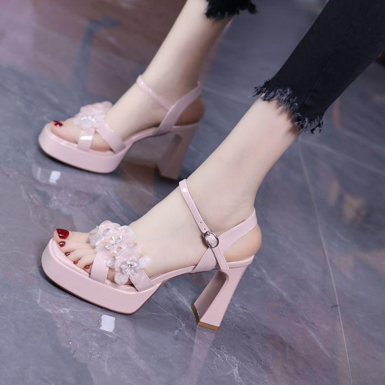 Fairy wind platform flower high-heeled sandals 2025 summer comfortable and not tired feet naked pink waterproof table thick heel one-word buckle