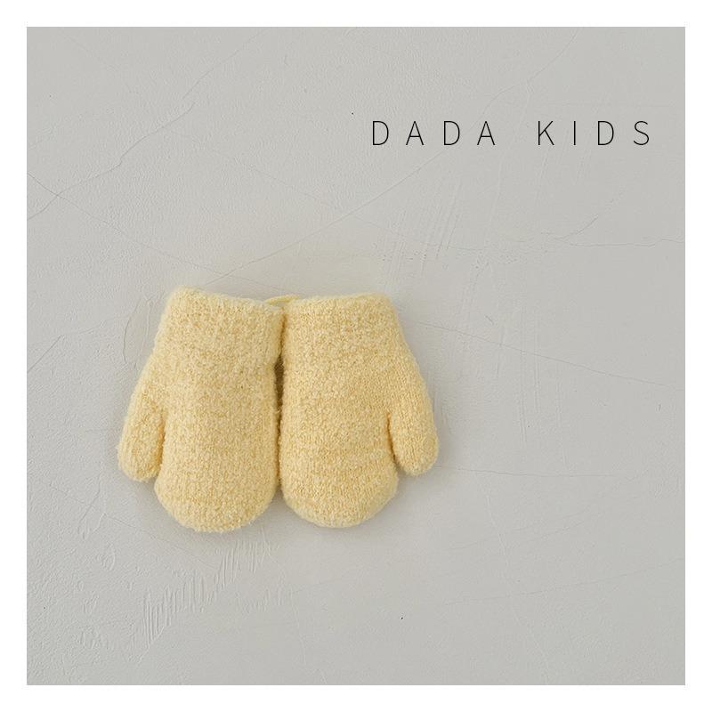 

Детские перчатки мягкие и клейкие~ Простые однотонные плюшевые детские зимние утолщенные теплые с манишкой для шеи и пальцами Reference age: 0-2 years old жёлтый