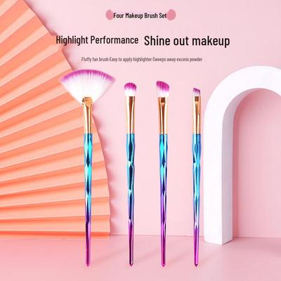 Set di Pennelli da Trucco da 4 Pezzi: Include Pennello a Ventaglio, Pennello Evidenziatore, Pennello per Sopracciglia da Principiante e Pennelli per Ombretto - Strumenti di Bellezza Portatili per Principianti.