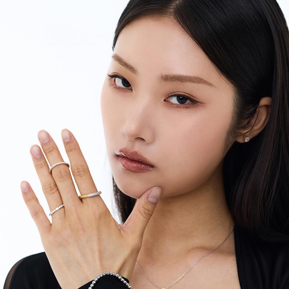 Miss Green Pave Note Ring