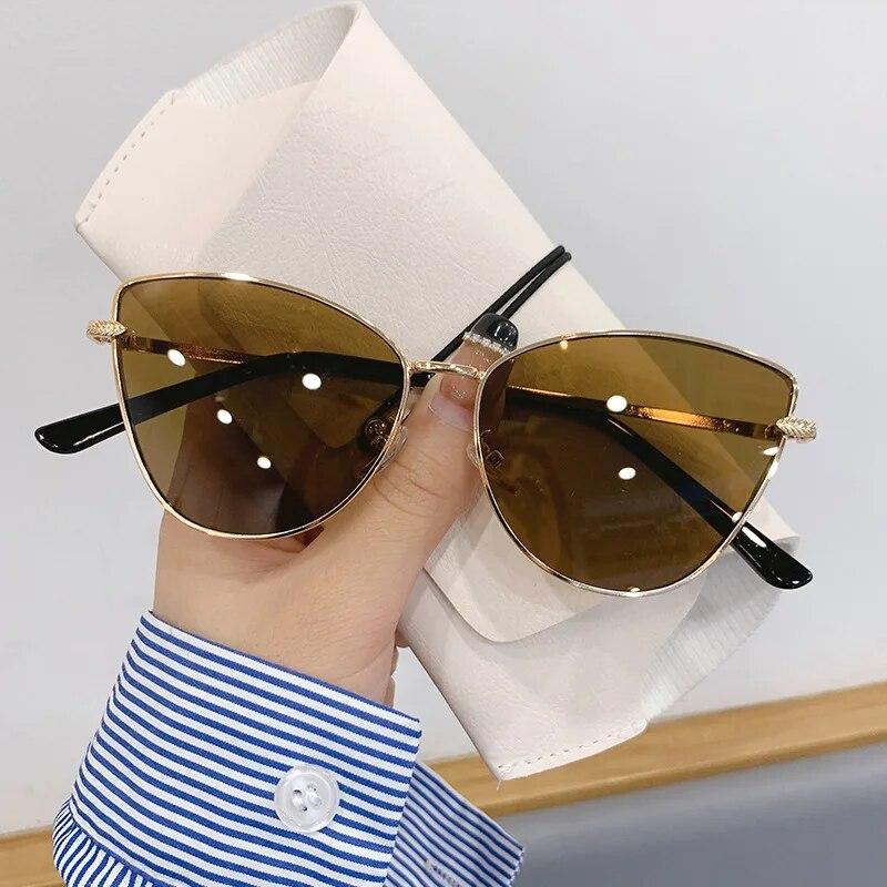 

New Retro Metal Small Frame Cat-eye Sunglasses Womean Style European and American Fashion Street Photo Decorative Sungla Uv400