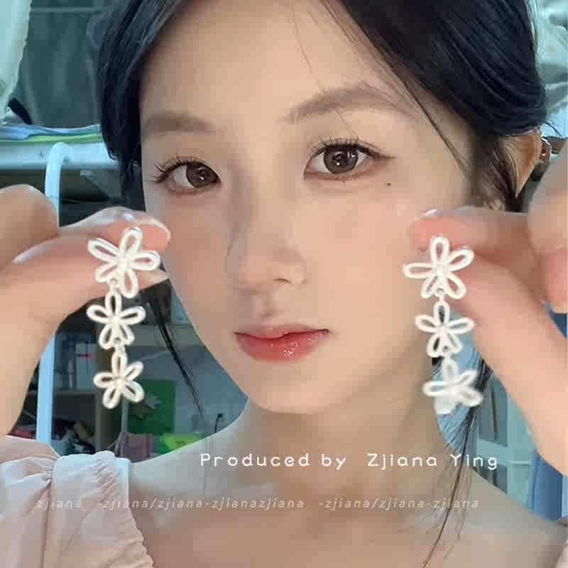 Hollow flower sweet earrings design sense niche long earrings simple fashion temperament earrings
