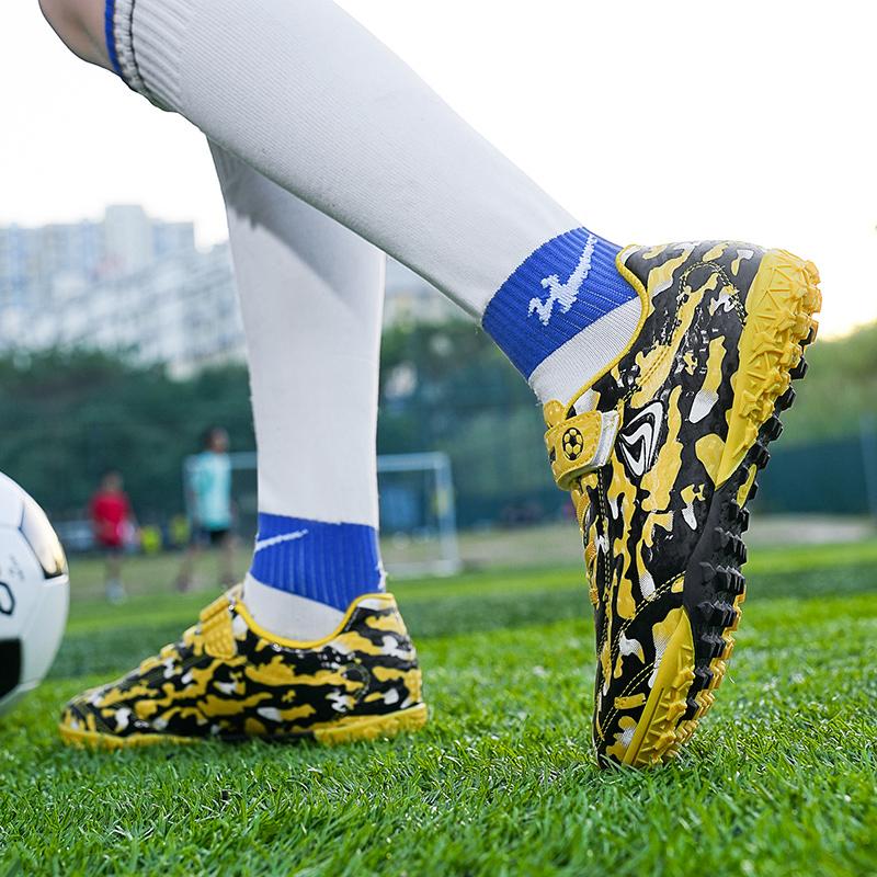 Kid's Football Boots Rubber Soft Soled Outdoor Youth Football Shoes Boys and Girls Competition Professional Training Football Shoes