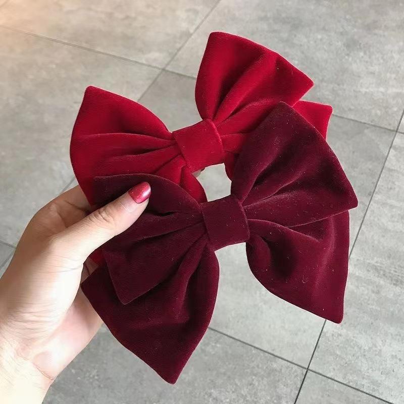 Influencer-Style Large Silk Velvet Bow Hair Clip - Korean Retro 2023 Headdress Accessory.