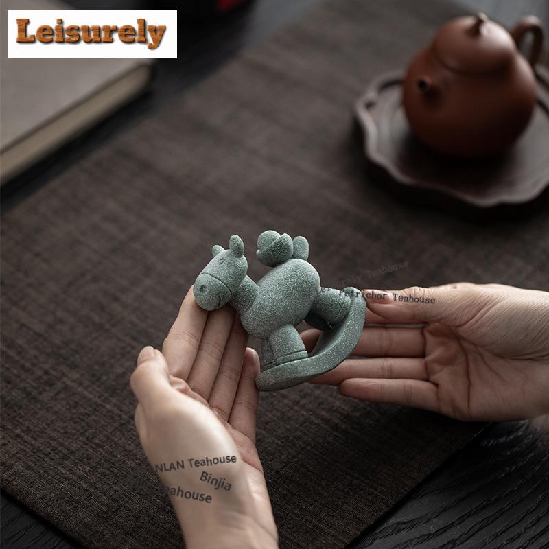 Green Sandstone Small Wooden Horse Tea Pet Handmade Lucky Model Tea Figurine Play Toys Tea Statue Ornaments Craftsmanship Gift