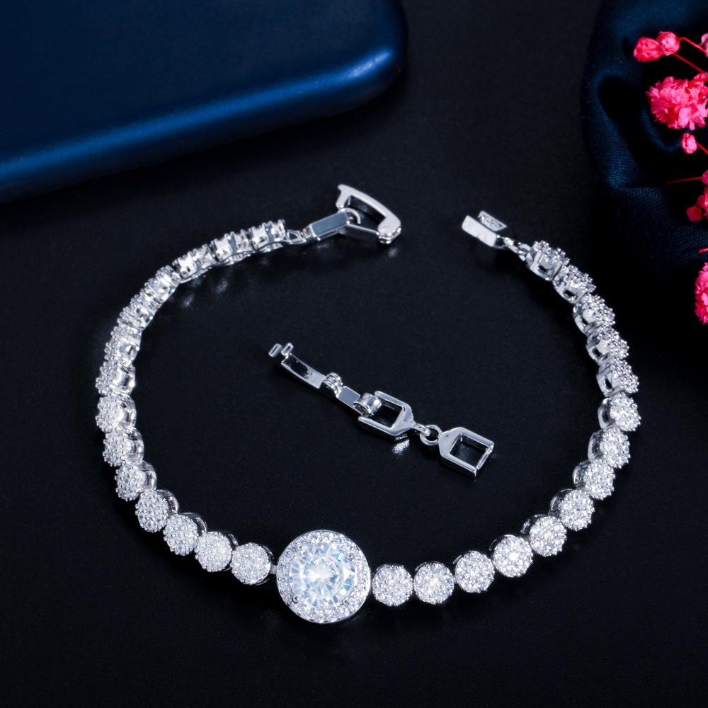 

Temperament Ruili Street Shot Zircon Bracelet, Flashing Slightly Inlaid With Diamonds Classic Jewelry Bracelet