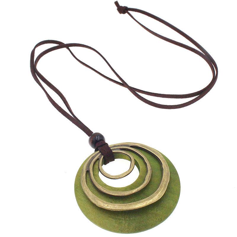 Lederkordelkette Mehrschichtiger Holzanhänger Halsketten für Damen Herren Vintage Schmuck Boho Lange Pulloverhalskette Schmuck Geschenke