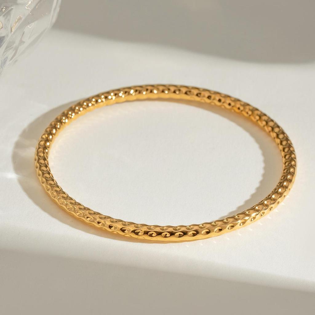 Retro Style 18K Gold Stainless Steel Hammered Texture Bangle Jewelry